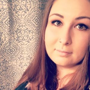 Meet your Posher, Caitlyn